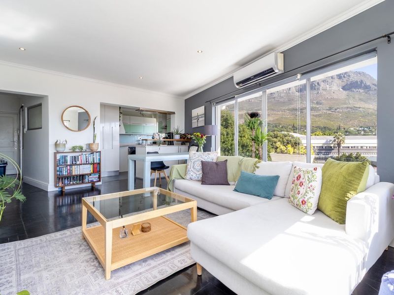Scenic, Sun lit & Perfectly Positioned Corner Vredehoek Apartment - Photo 7