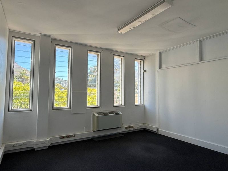 Duplex Style 400m2 office to let in prime location - Photo 3