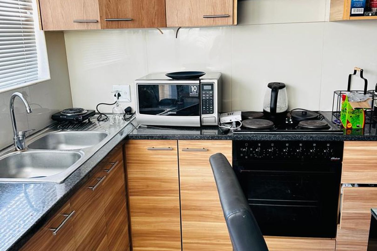 2 bedrooms flat available for sale in Spring Court, CBD behind Shoprite, Walvis Bay - Photo 2