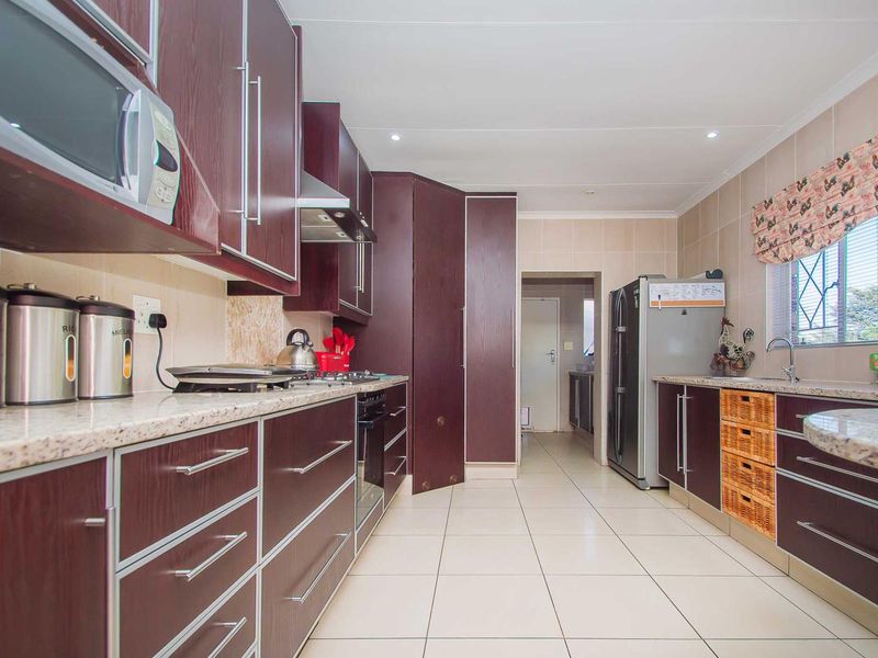 Elevate Your Lifestyle with This Stunning Family Residence - Photo 6