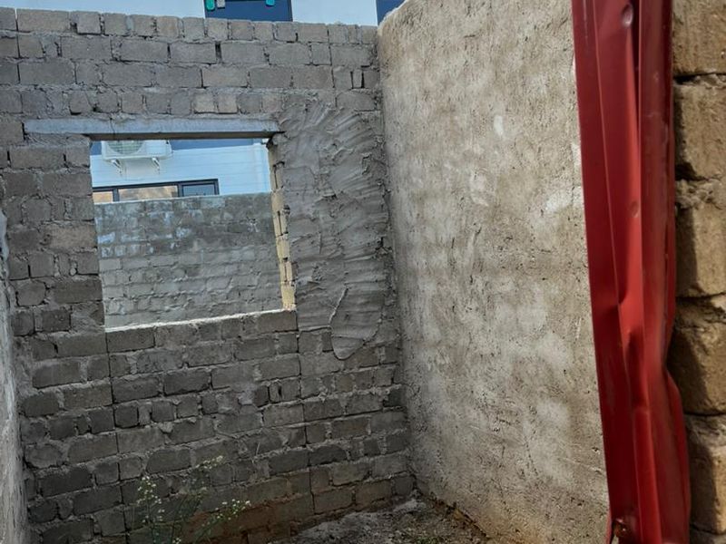 4 Bedroom House For Sale in Academia - Photo 5