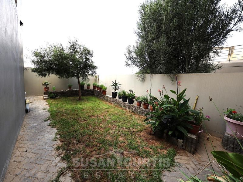 3-Level Duplex Townhouse with Sea & Dune Views - Photo 6