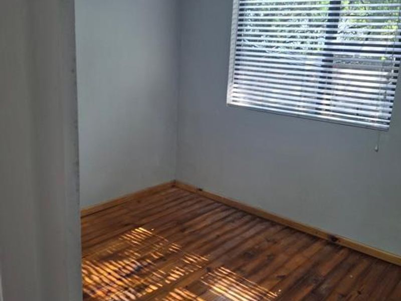 2 Bedroom Garden Cottage in Glen Austin - Photo 6