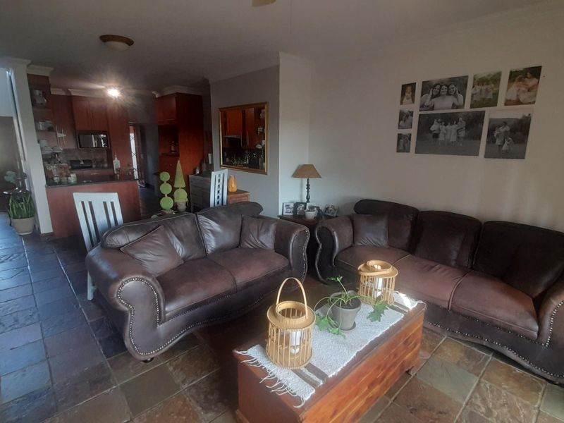 "Your Dream Home Awaits: 2-Bedroom Apartment in Melodie Waters" - Photo 5