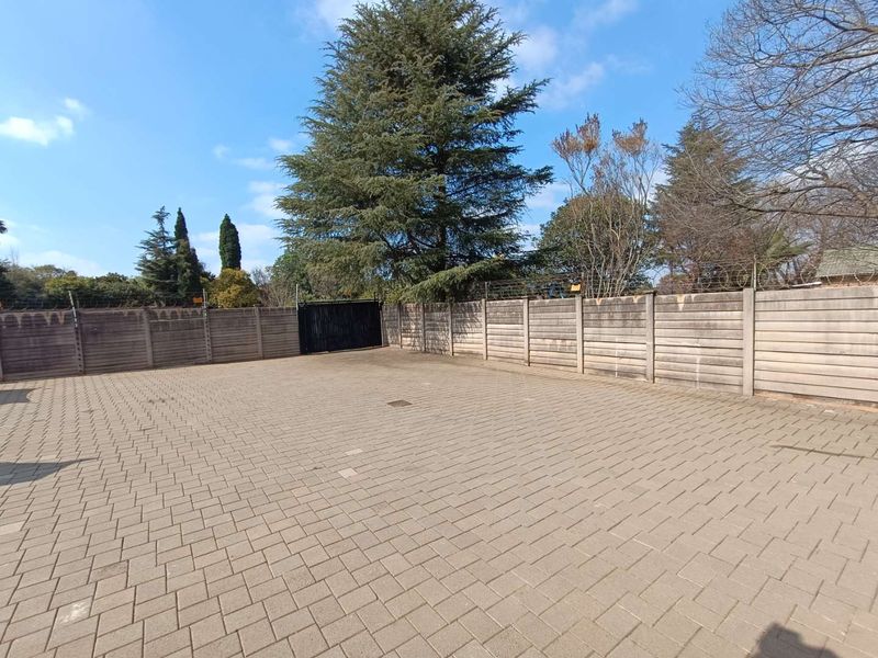 ZWARTKOP - 10 BEDROOM HOUSE - Photo 6