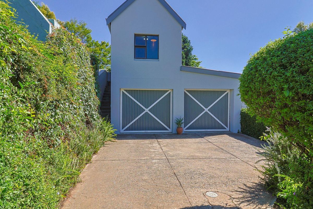 3 BEDROOM HOME IN A SECURE HOUSING ESTATE IN LONE HILL - Photo 4