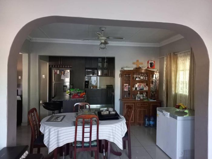 Property #2338743, House For Sale in Khomasdal