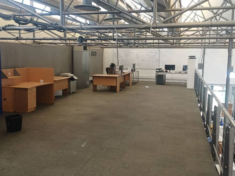 Office Building to rent - CBD - Photo 5