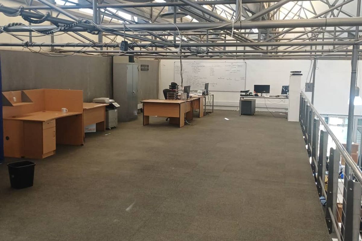 Office Building to rent - CBD - Photo 5