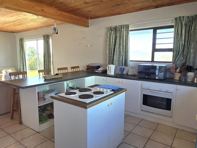 Sunshine, Space and Sea-breezes - Franskraal Style. - Photo 9