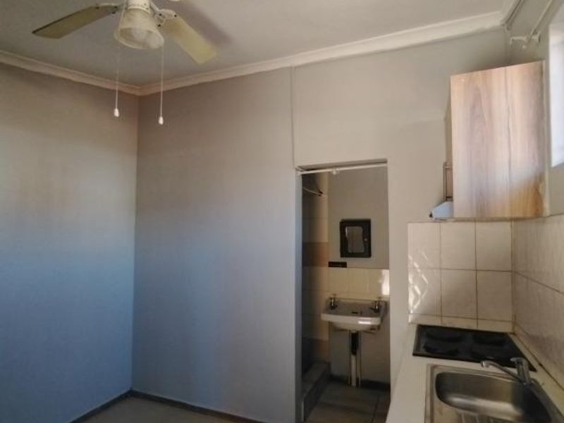 Open-plan room to let in Musgrave - Photo 6