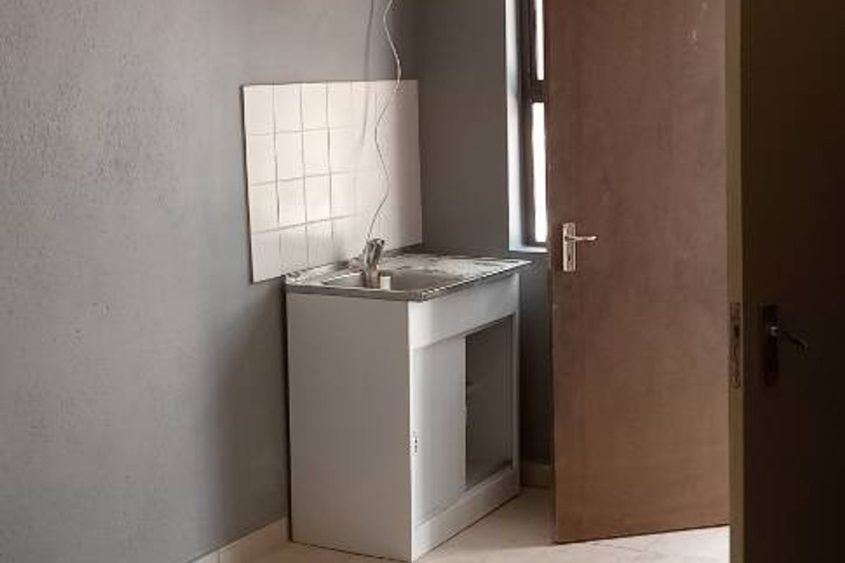 Charming Bachelor Apartments - Photo 4