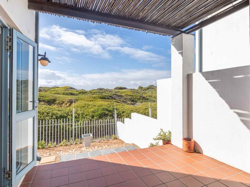 4 Bedroom House To Rent In Big Bay - Photo 5