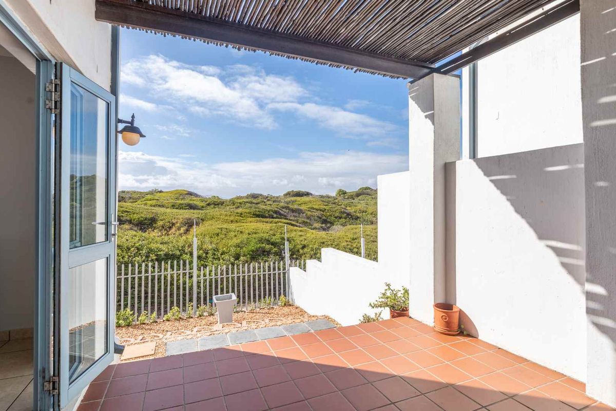 4 Bedroom House To Rent In Big Bay - Photo 5