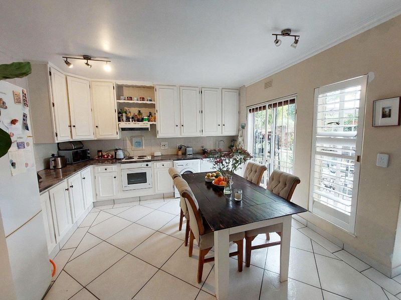 Delightful 1-bedroom, 1-bathroom duplex for sale in Strathavon - Photo 3