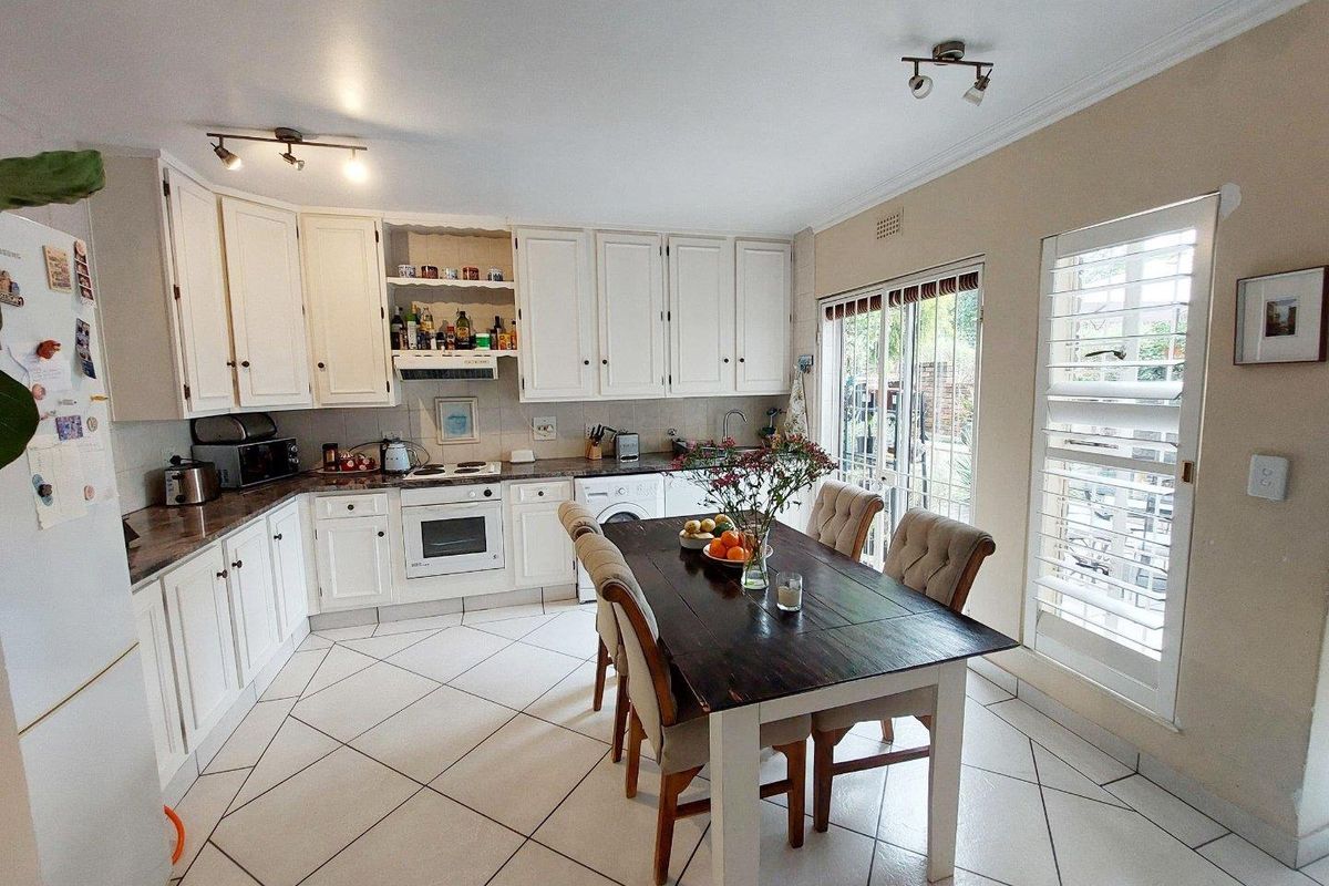 Delightful 1-bedroom, 1-bathroom duplex for sale in Strathavon - Photo 3