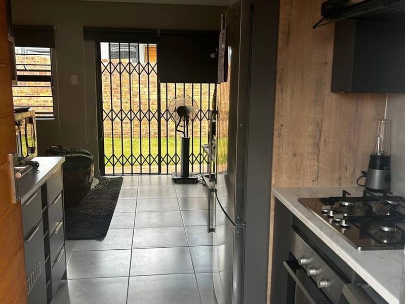 Modern family Living in Lion Pride Estate, Randburg🏠 - Photo 10
