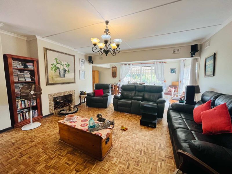 Hendra - Entertainer’s Dream with Cottage, Guest room & Pool ! - Photo 8