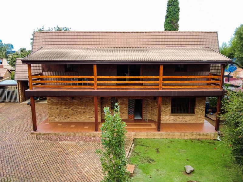 Holiday Lodge Vibes: Luxury Living Awaits You! - Photo 2