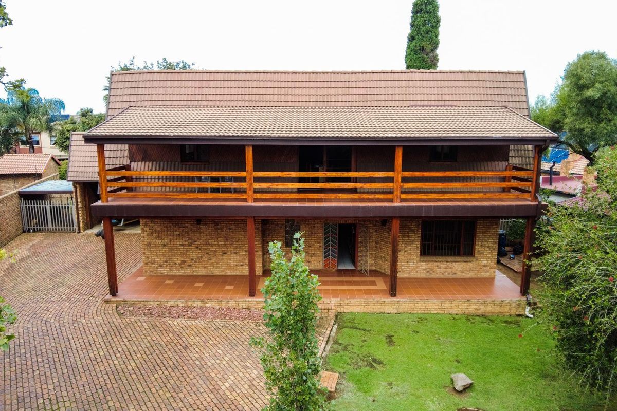 Holiday Lodge Vibes: Luxury Living Awaits You! - Photo 2