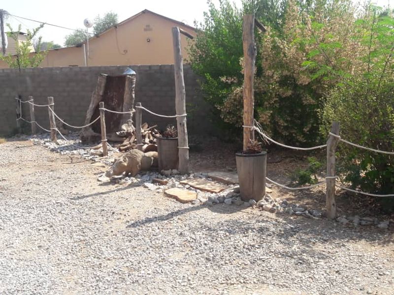 FOR SALE- 3 BEDROOM HOUSE WITH FLAT IN OUTJO, NAMIBIA - Photo 5