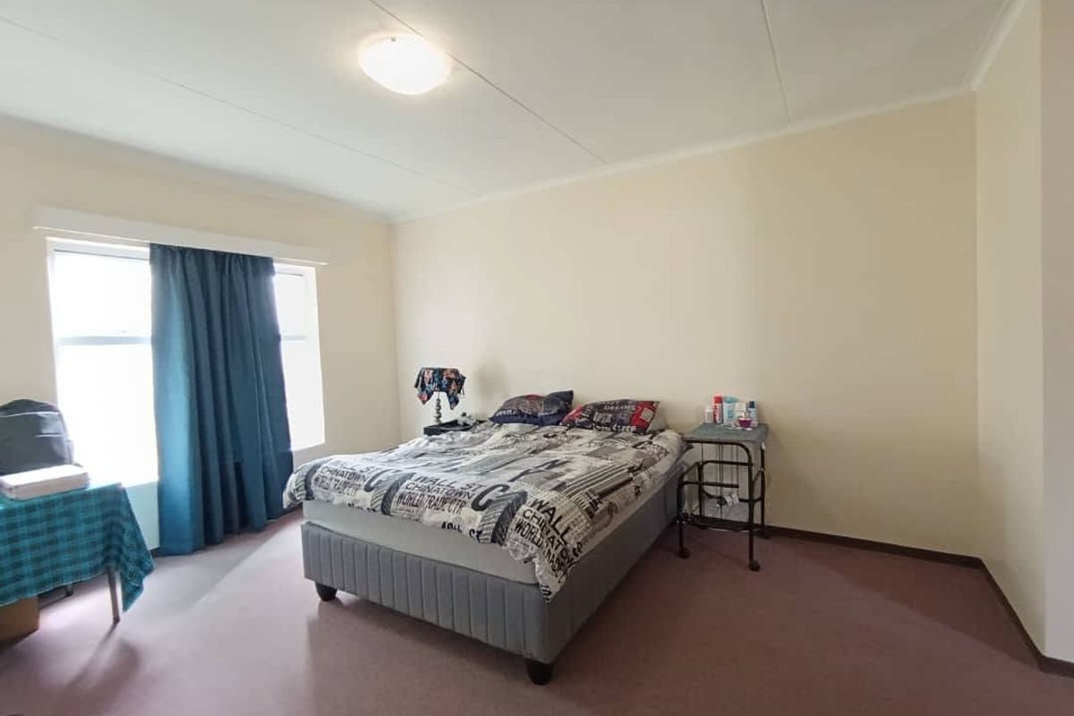 For Sale - Walvisbay (House with 2 bedroom flat) - Photo 5