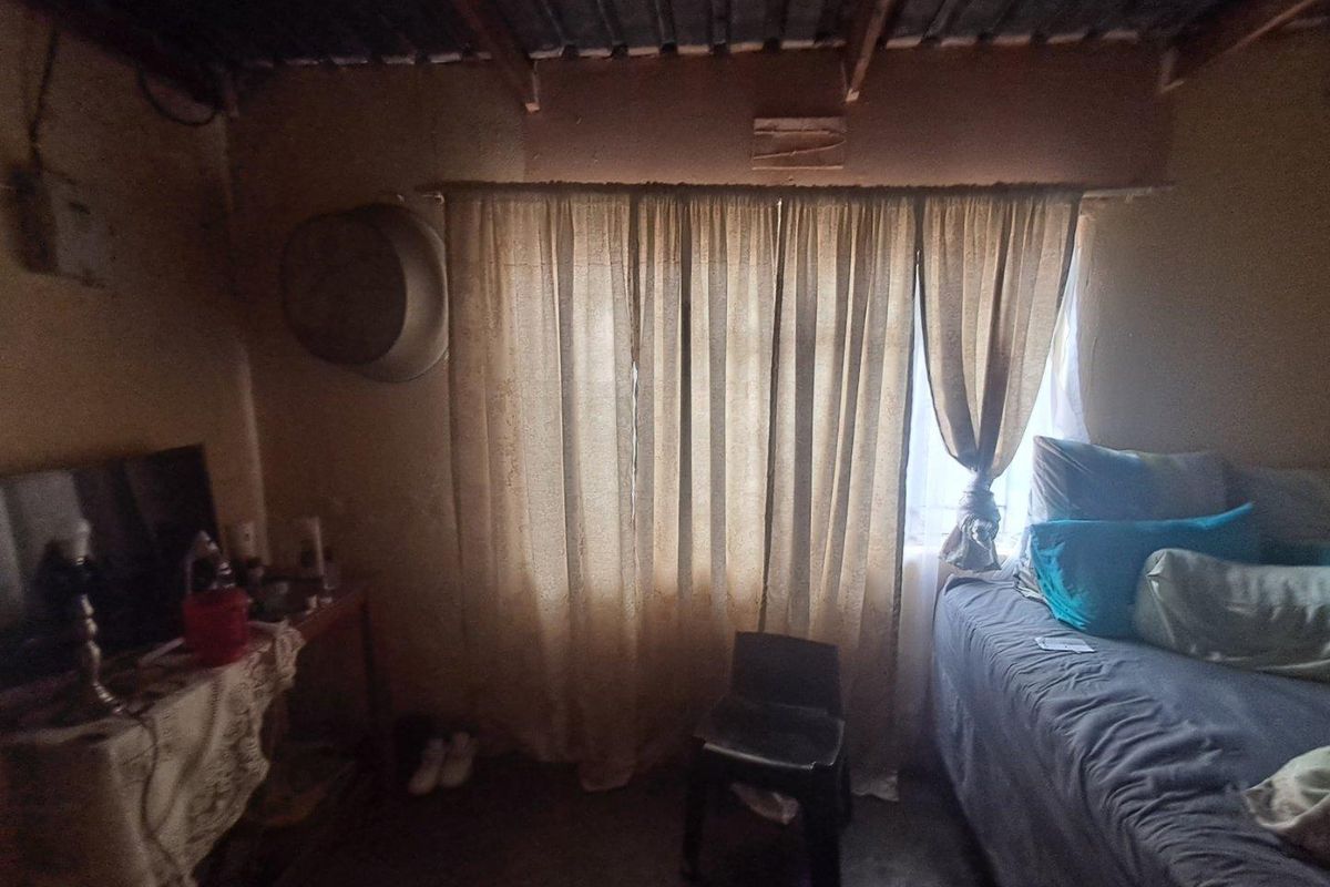 Family House In Ivory Park - Photo 3