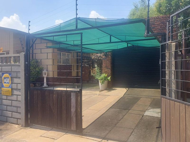 Your Dream Home Awaits: Comfort, Style & Safety! - Photo 3