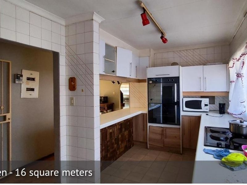 4 Stunning Bedroom House In Birch Acres - Photo 3