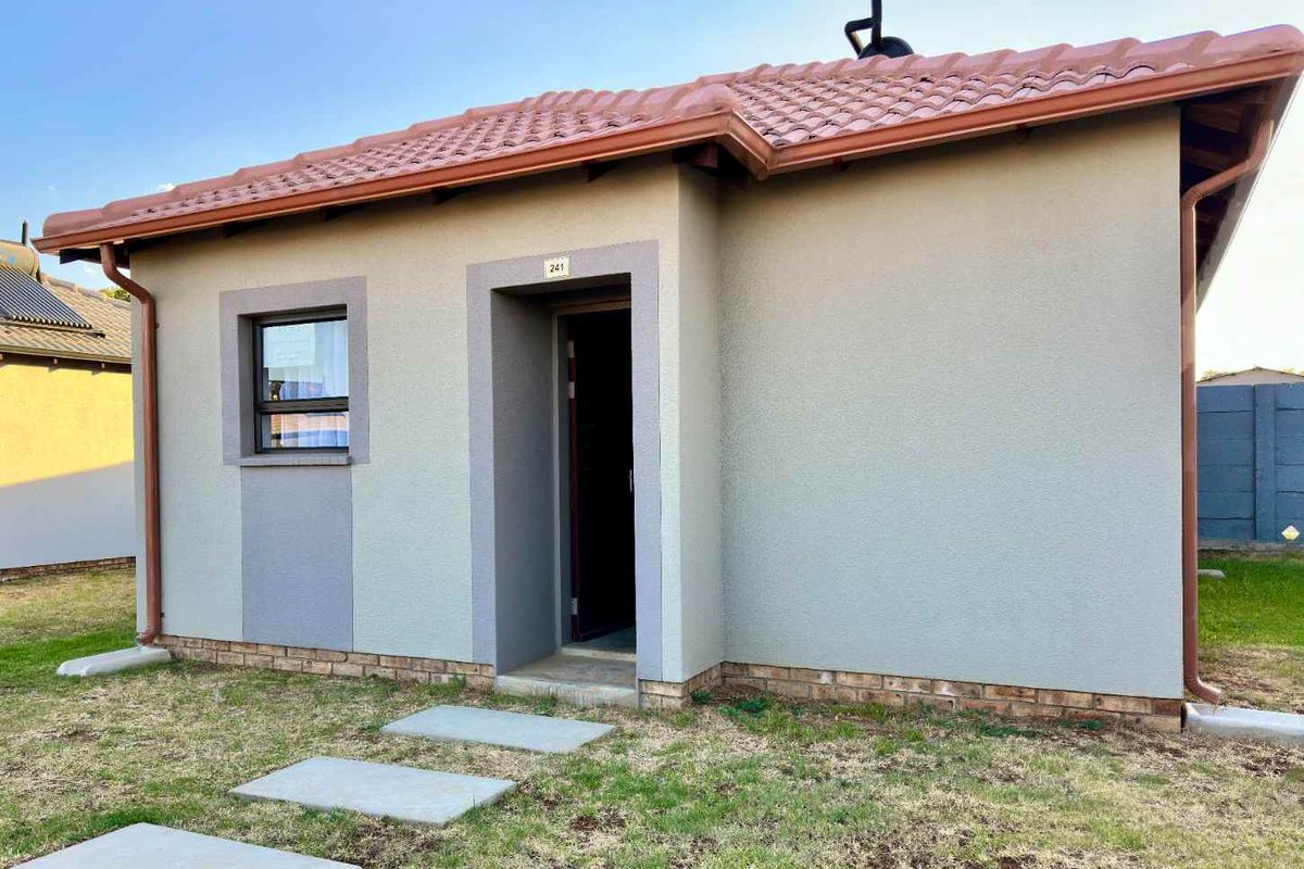 Brand New Homes in Tanganani! – R 629 400 ,Two beds, 1 bath ! - Photo 2