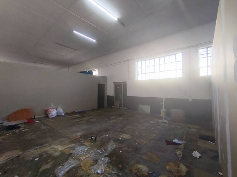900m2 Factory or Warehouse To Let in New Doornfontein - Photo 3
