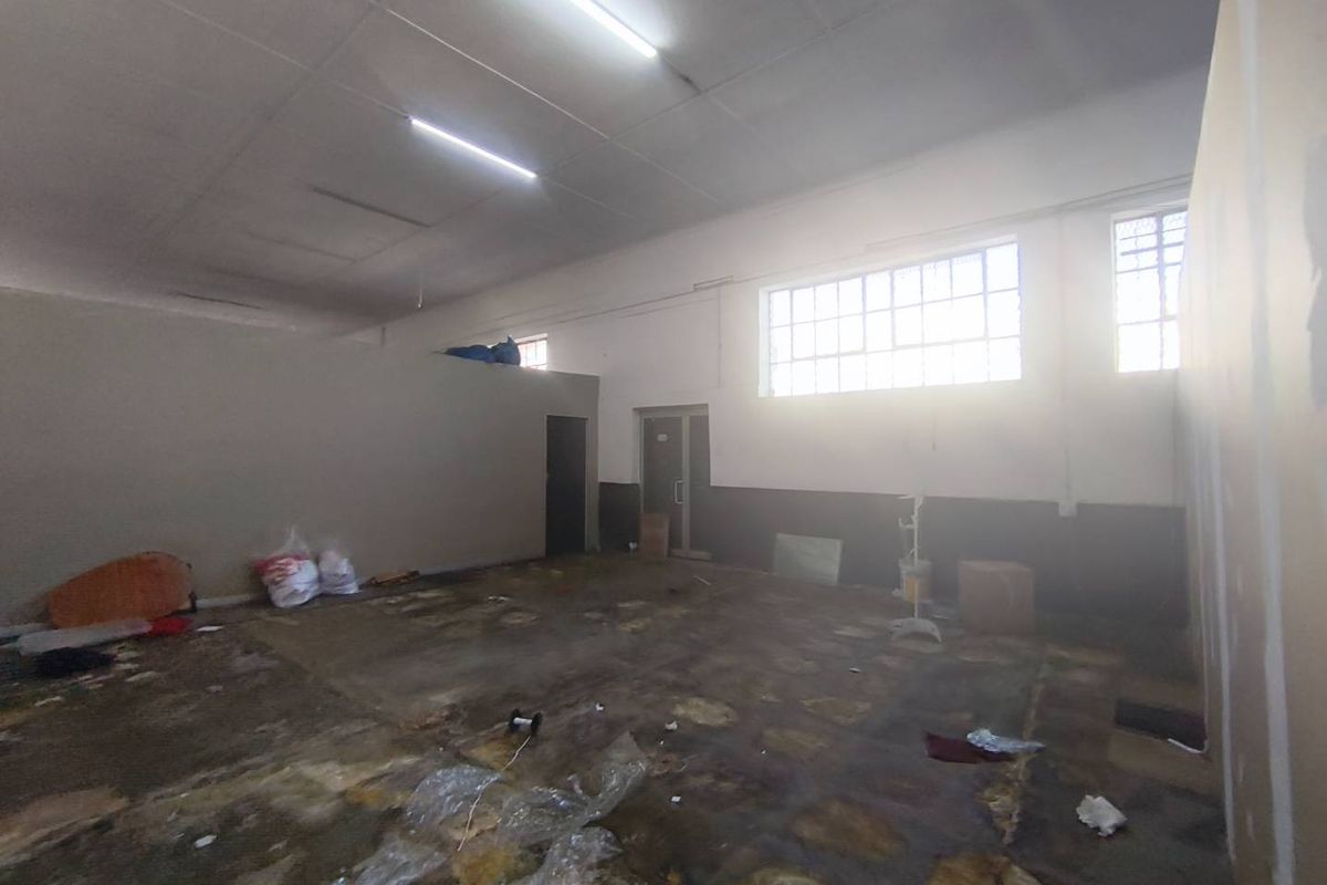 900m2 Factory or Warehouse To Let in New Doornfontein - Photo 3