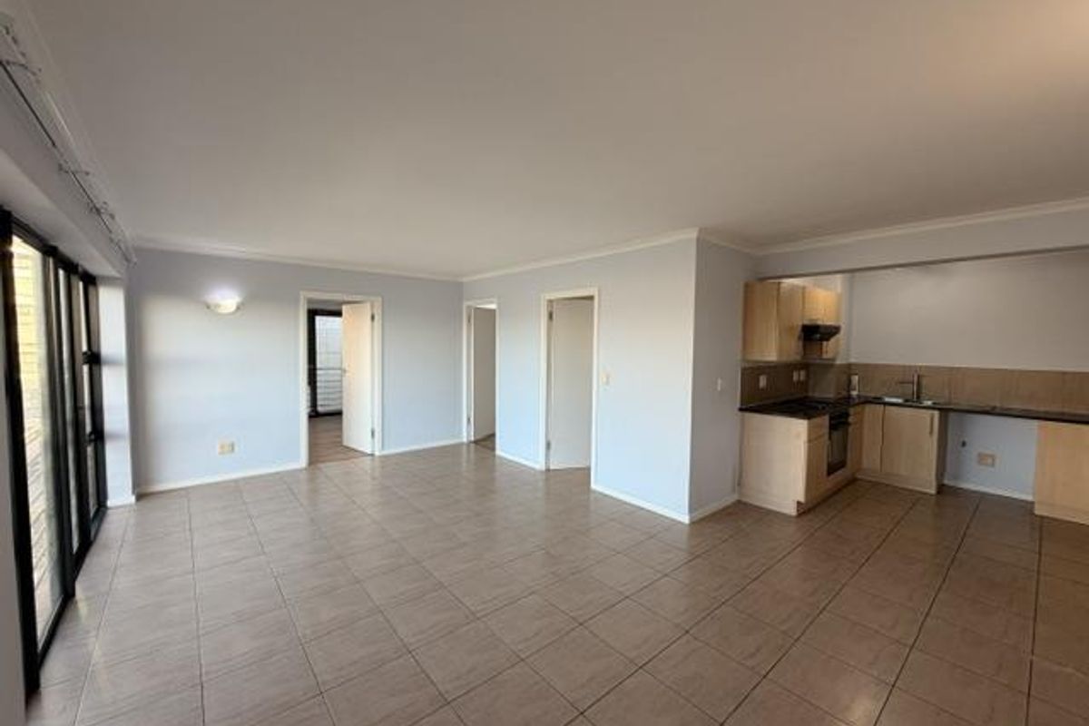 2 Beds, 2 bathrooms UNFURNISHED apartment with 2 parking bays, juliette balcony - Photo 5