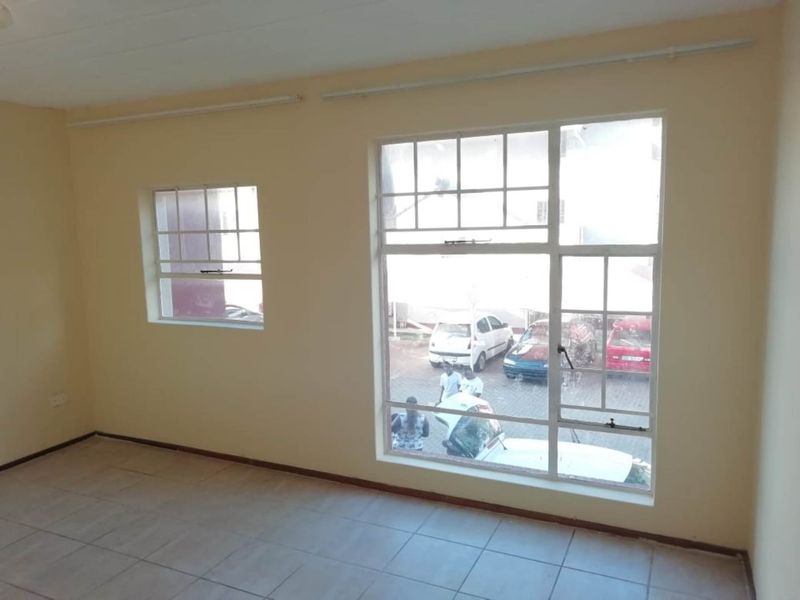 1 bedroom Apartment in Kempton Park Central - Photo 3