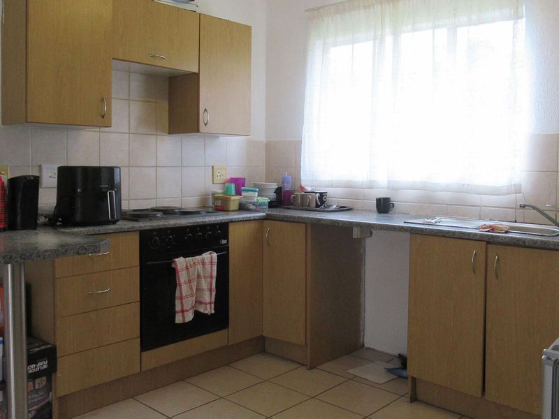 Beautiful 2-Bedroom Apartment for Sale at Meredale Heights – Prime Location Near Southgate Mall & Top Schools - Photo 2