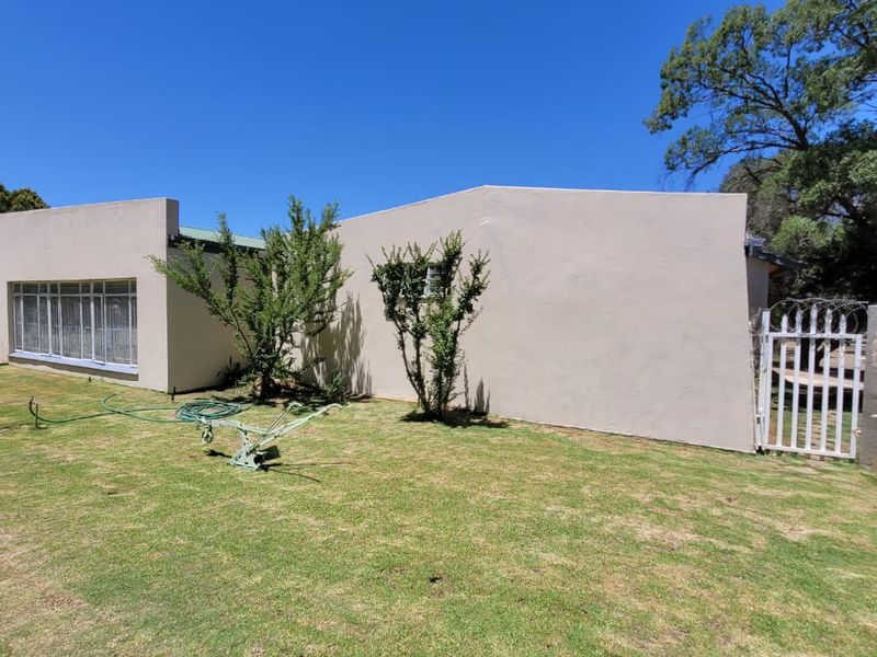 COUNTRYSIDE LARGE BEAUTIFUL SPACIOUS HOUSE. OUTSTANDING CONDITION.  GARDEN TO DIE FOR. - Photo 4