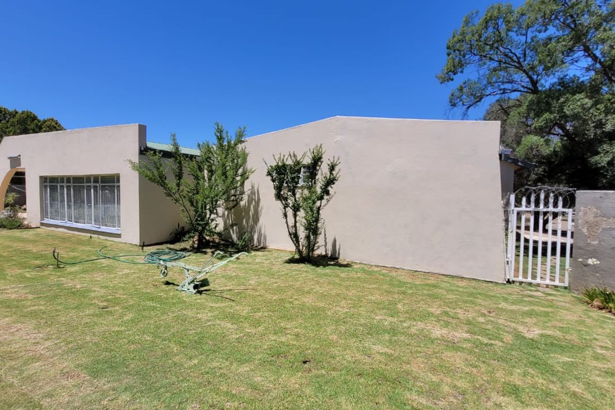 COUNTRYSIDE LARGE BEAUTIFUL SPACIOUS HOUSE. OUTSTANDING CONDITION.  GARDEN TO DIE FOR. - Photo 4