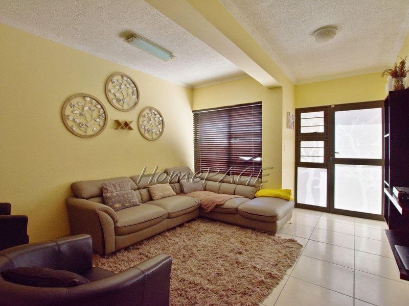 Central, Walvis Bay:  Townhouse in Villa Grande is for Sale - Photo 3
