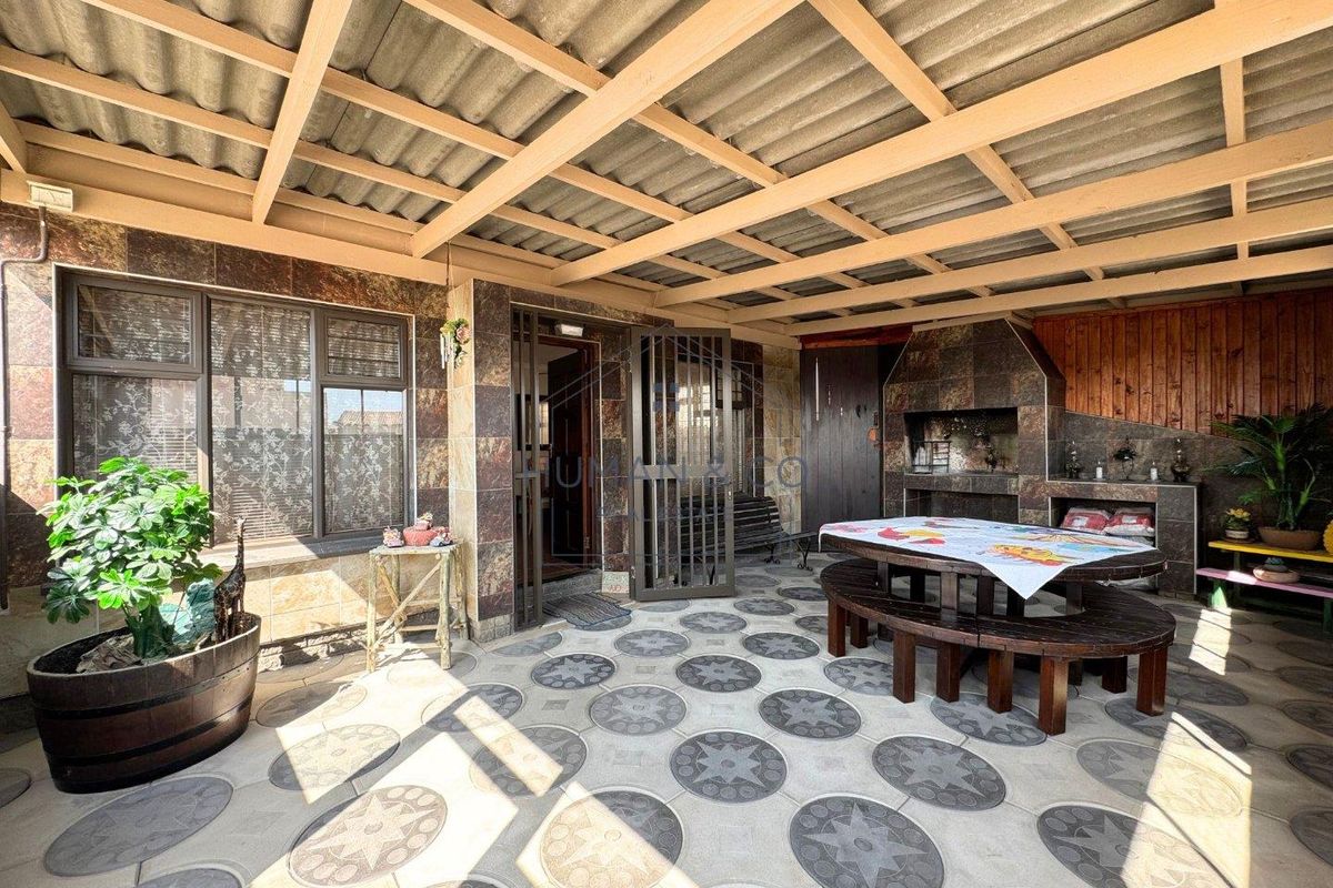 Spacious Family Home with Income Potential in Meersig - Photo 2