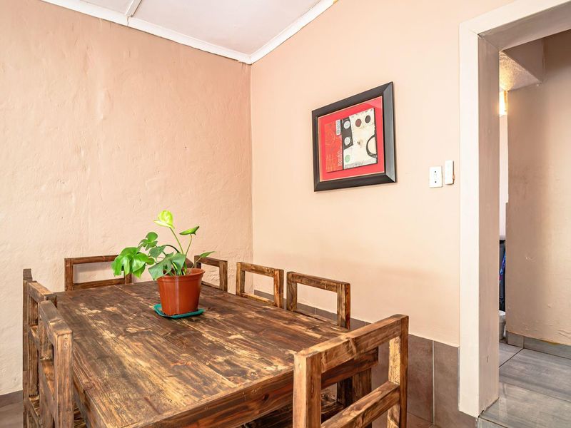 Dream 4 Bedroom Family Home in Mountain View Awaits! - Photo 7