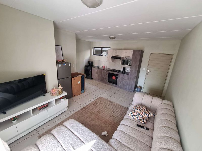 Perfect starter Home or Investment Opportunity - Photo 5