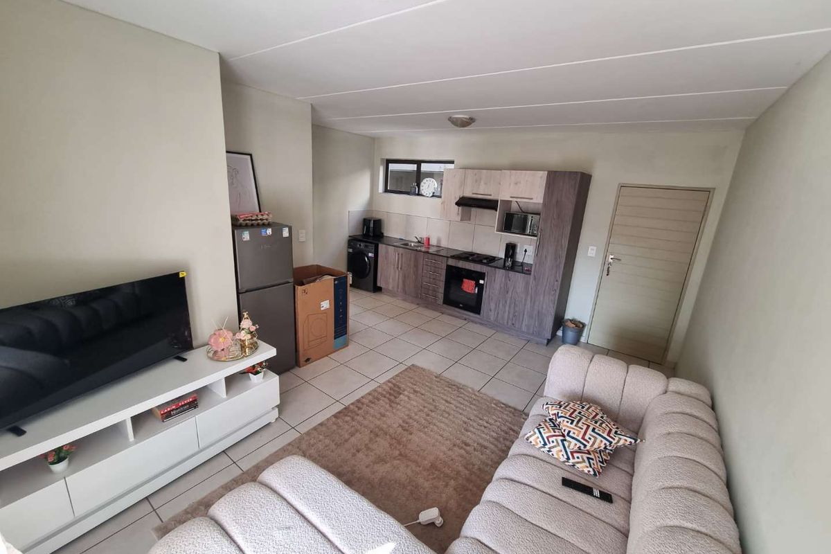 Perfect starter Home or Investment Opportunity - Photo 5