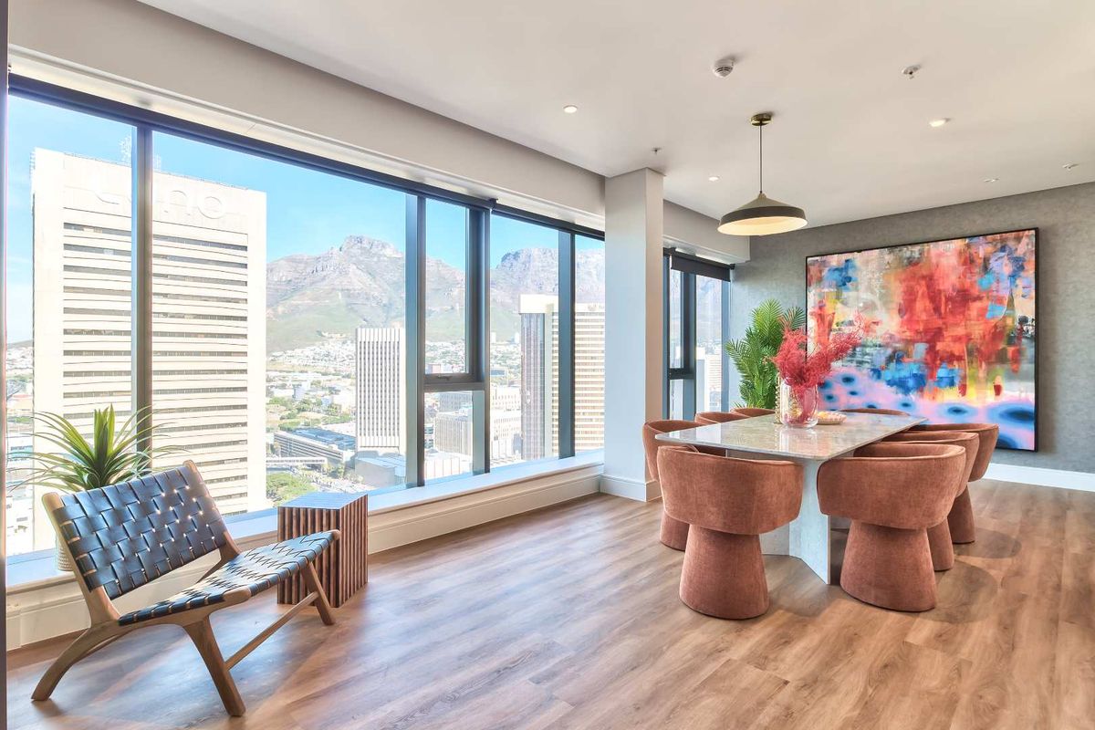 Spectacular 3-Storey Penthouse, Pool & Views! - Photo 5