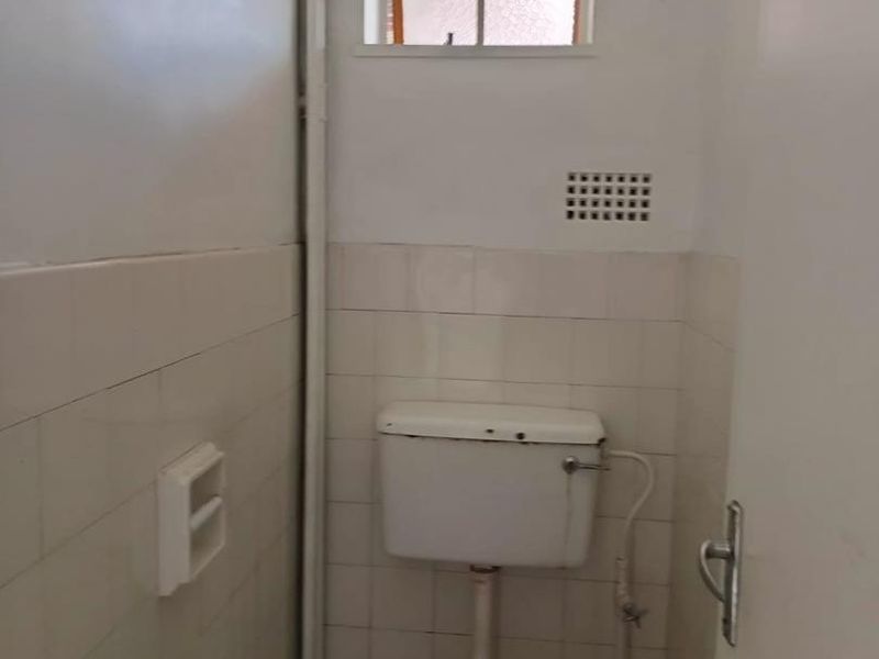 Two-Bedroom Apartment To Let - Photo 6