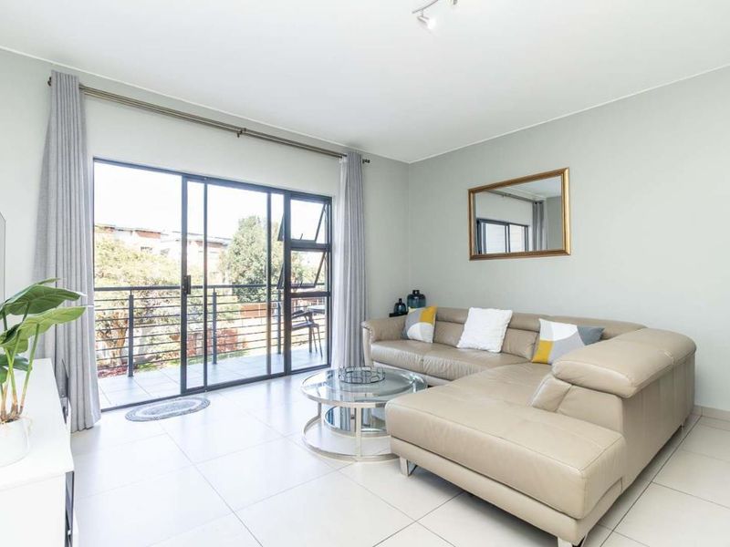 MODERN APARTMENT AWAITS YOU - Photo 4