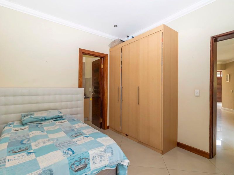 Stunning family home - Photo 10