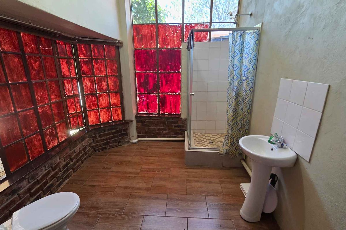 Prime Student Accommodation Investment with Immediate Returns - Photo 3