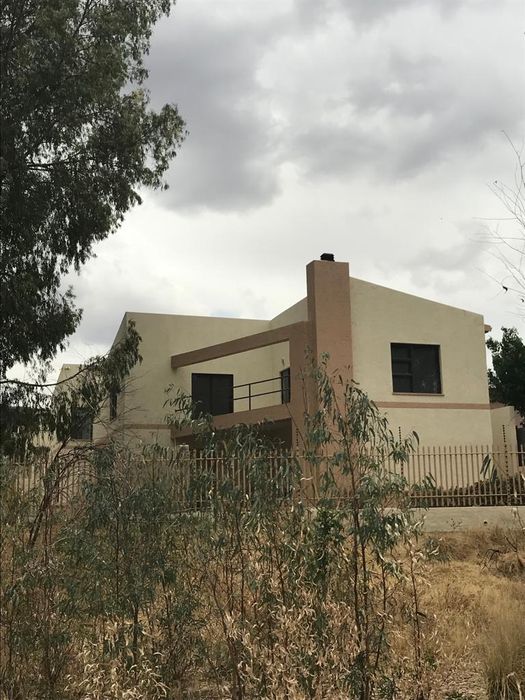 Property #2351497, Townhouse For Sale in Klein Windhoek