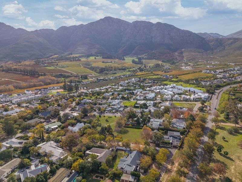 Discover a Rare Property Opportunity in Franschhoek - Photo 7