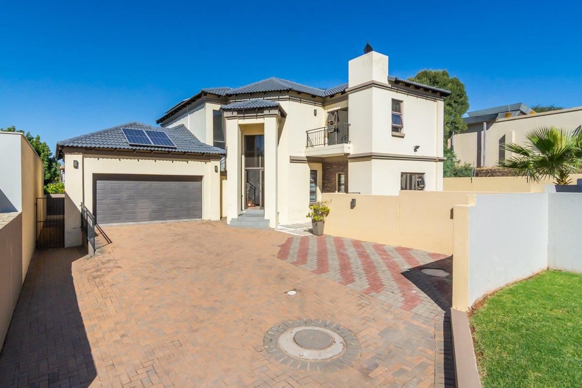 Family Home for Rent - Photo 3